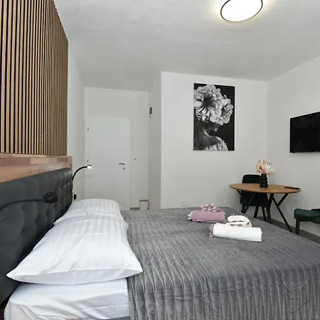 Apartment Jeta 2 & *